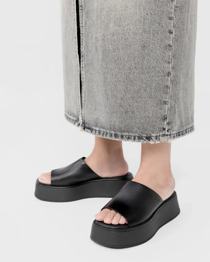Courtney Sandalen