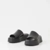 Courtney Sandalen