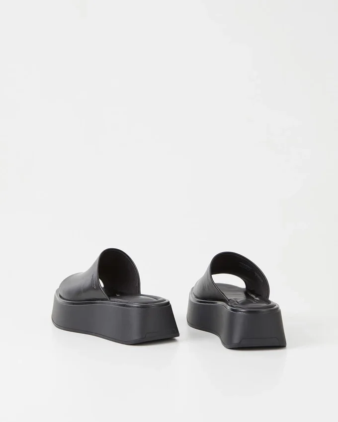 Courtney Sandalen