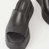 Courtney Sandalen