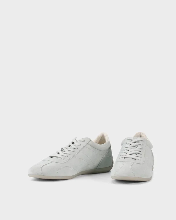 Hollie Sneaker