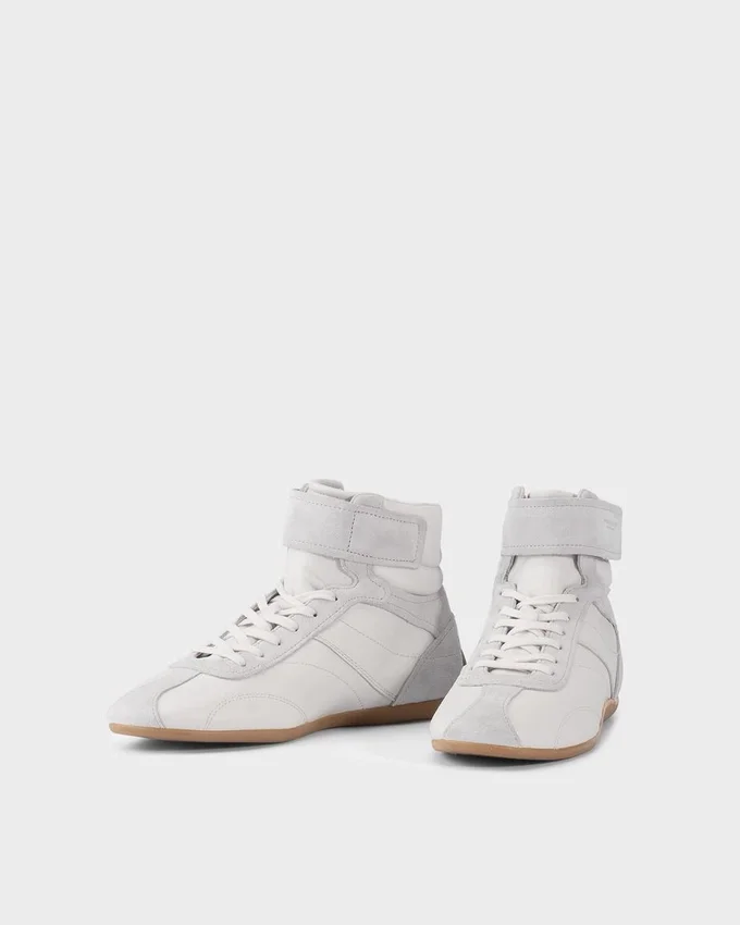 Hollie Sneaker