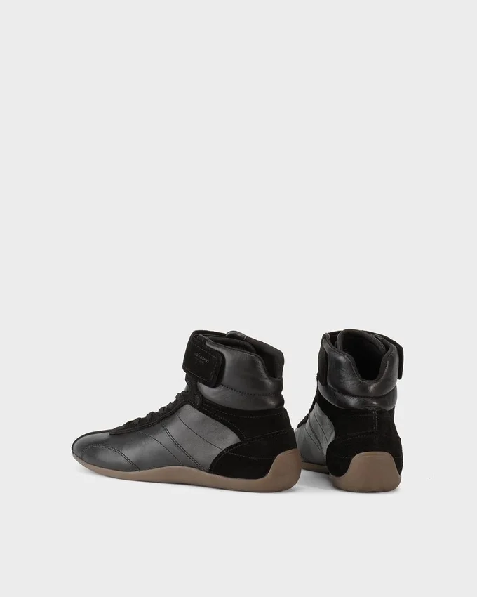 Hollie Sneaker