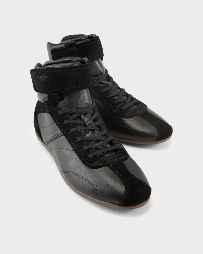 Hollie Sneaker